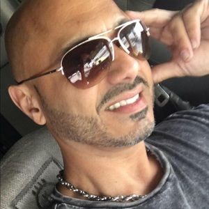 Meet your Posher, Robert